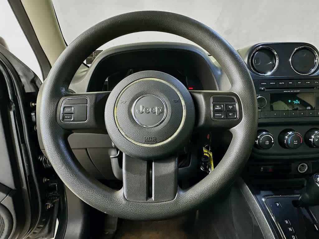 Thumbnail: 2014 Jeep Patriot - 15