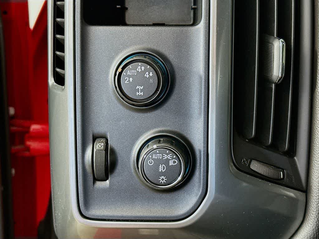 Thumbnail: 2016 Chevrolet Silverado 1500 - 26