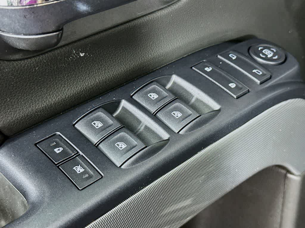 Thumbnail: 2018 Chevrolet Silverado 2500 - 28