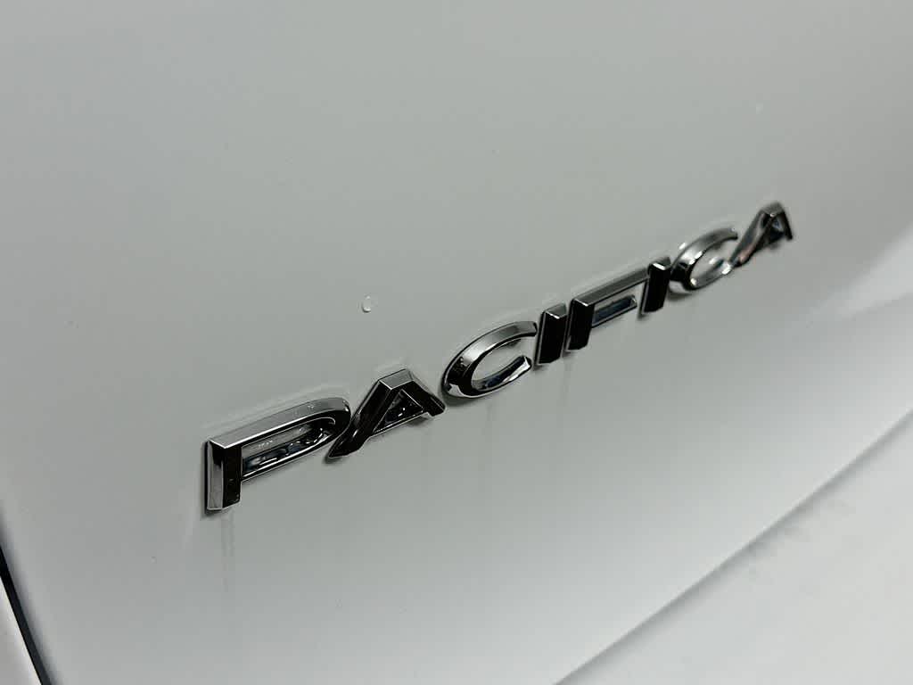 Thumbnail: 2024 Chrysler Pacifica - 7