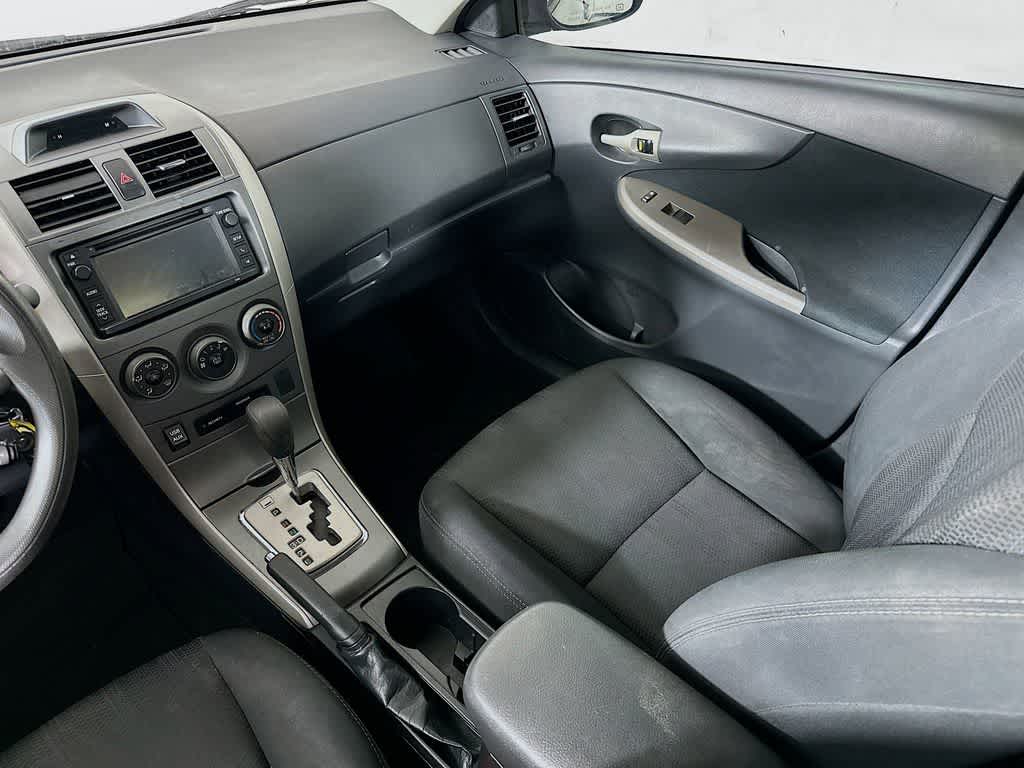 Thumbnail: 2013 Toyota Corolla - 11