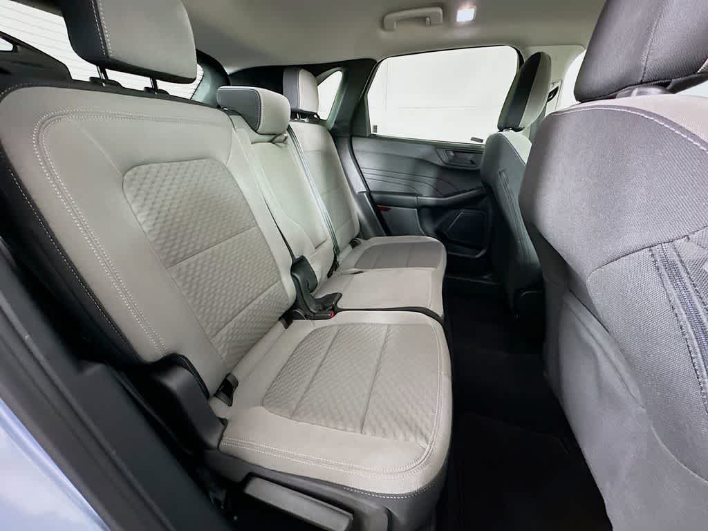 Thumbnail: 2022 Ford Escape - 32