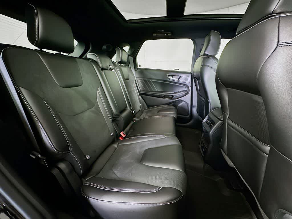 Thumbnail: 2021 Ford Edge - 32