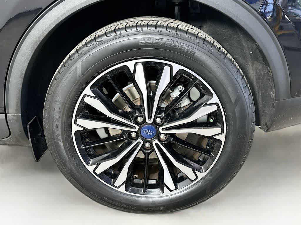 Thumbnail: 2022 Ford Escape - 8