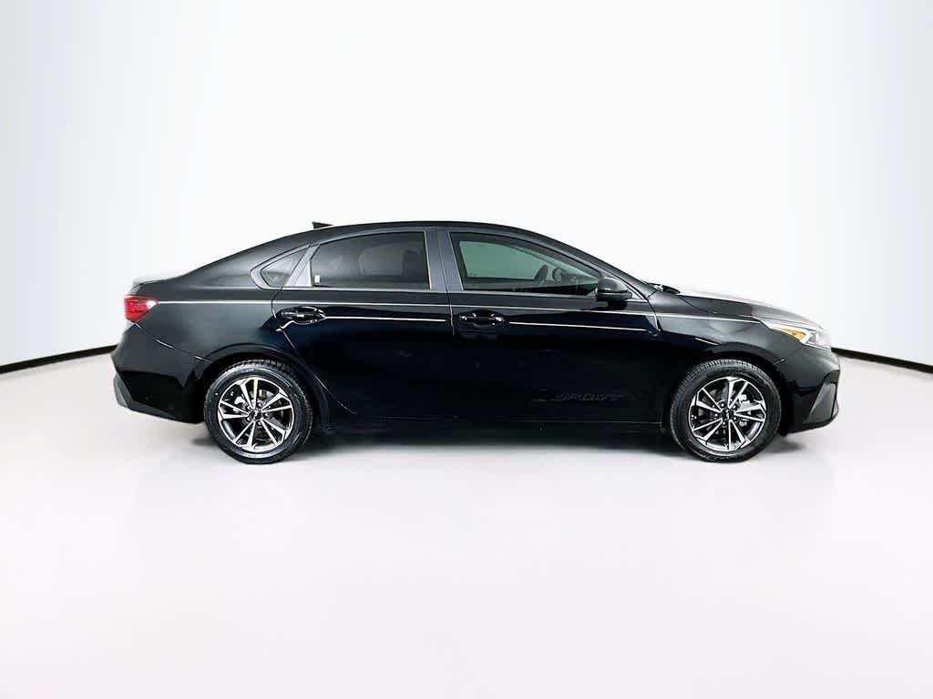 Thumbnail: 2024 Kia Forte - 25