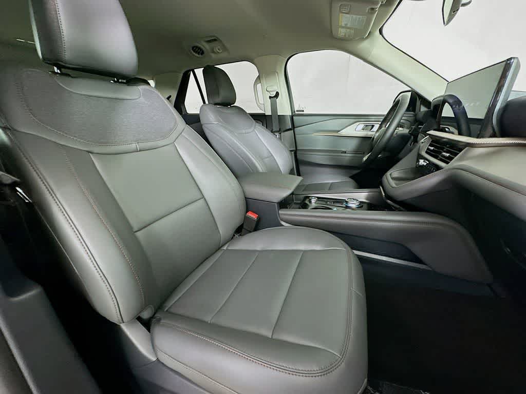 Thumbnail: 2025 Ford Explorer - 15