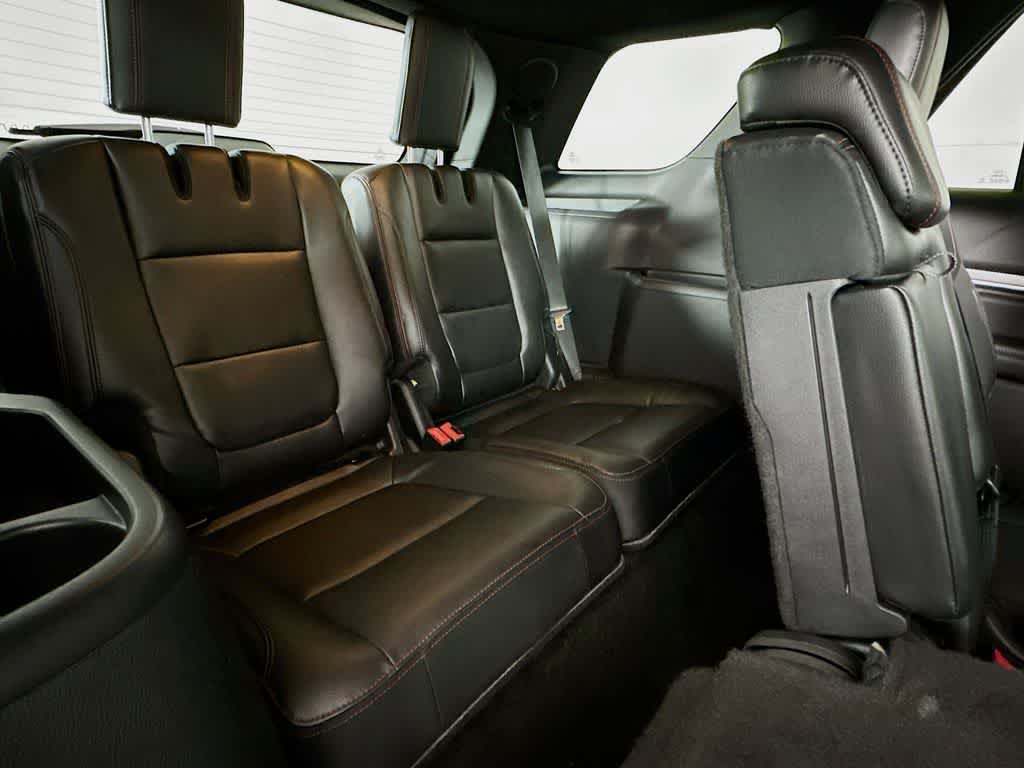 Thumbnail: 2016 Ford Explorer - 32