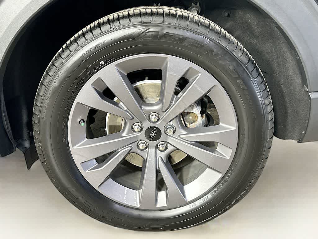 Thumbnail: 2022 Ford Explorer - 8