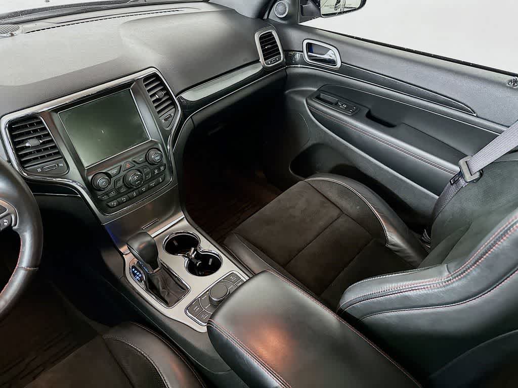 Thumbnail: 2017 Jeep Grand Cherokee - 11