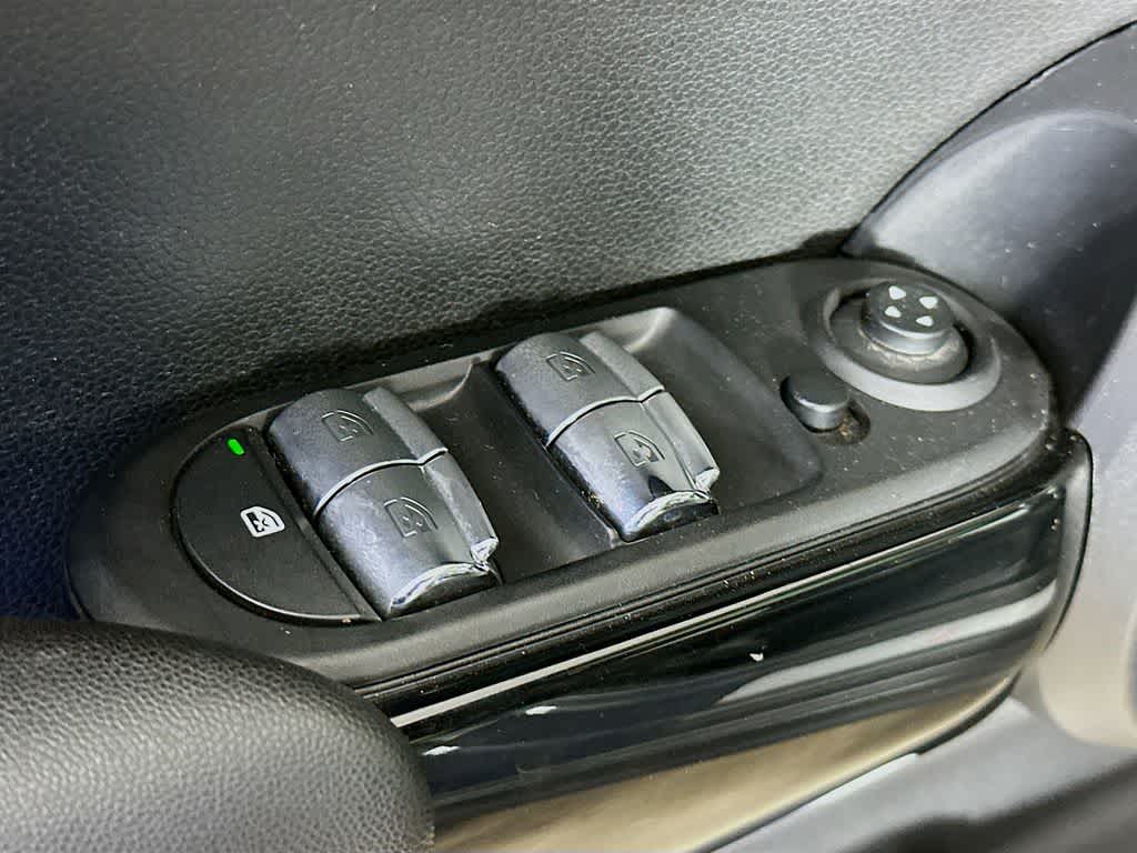 Thumbnail: 2016 MINI Cooper Hardtop - 27