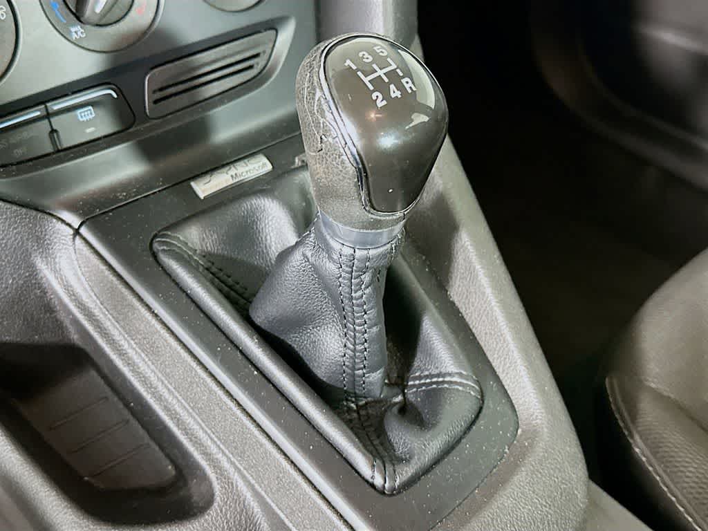 Thumbnail: 2013 Ford Focus - 17