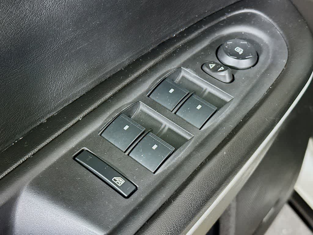 Thumbnail: 2012 GMC Acadia - 29