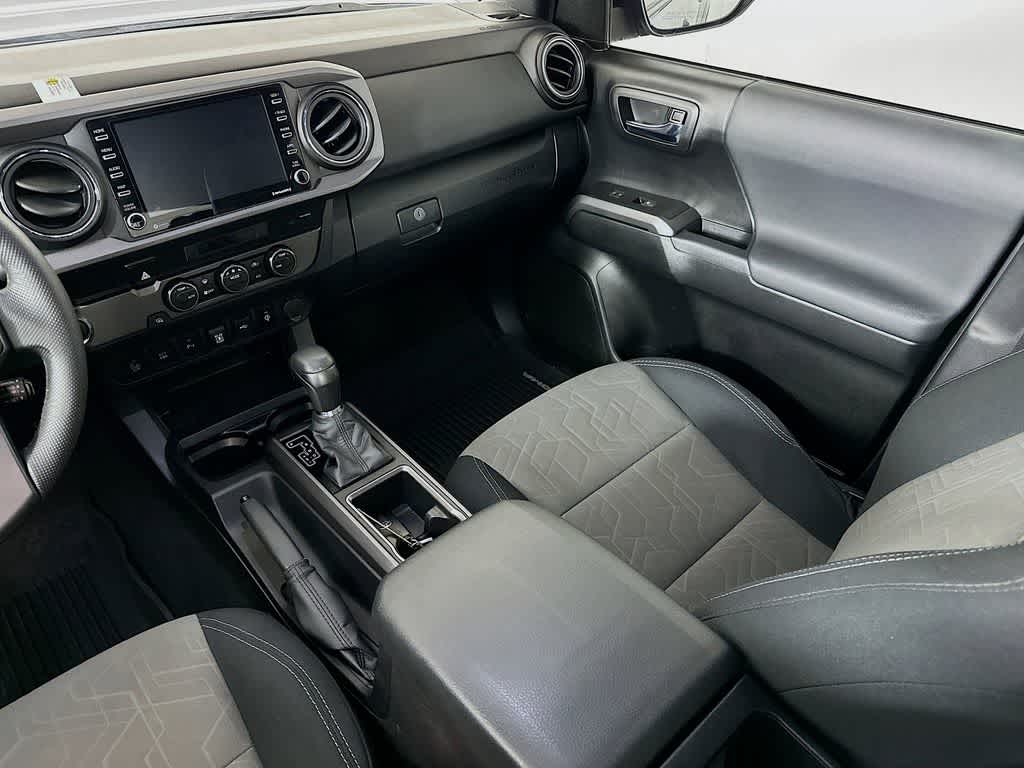 Thumbnail: 2021 Toyota Tacoma - 11