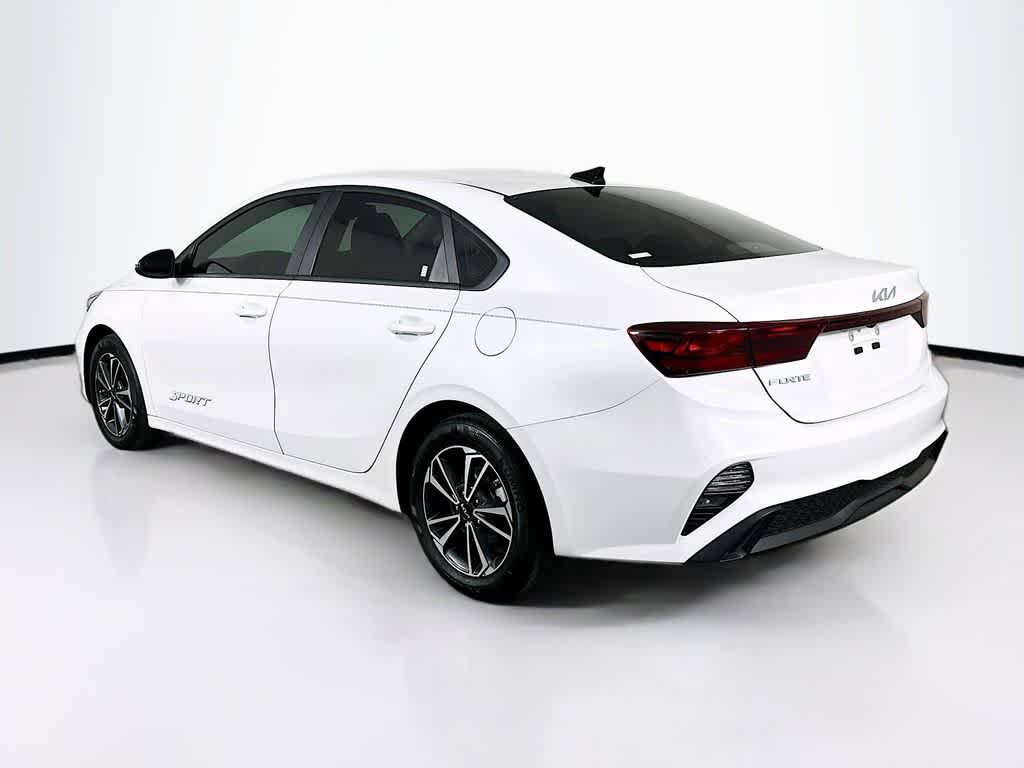 Thumbnail: 2024 Kia Forte - 4