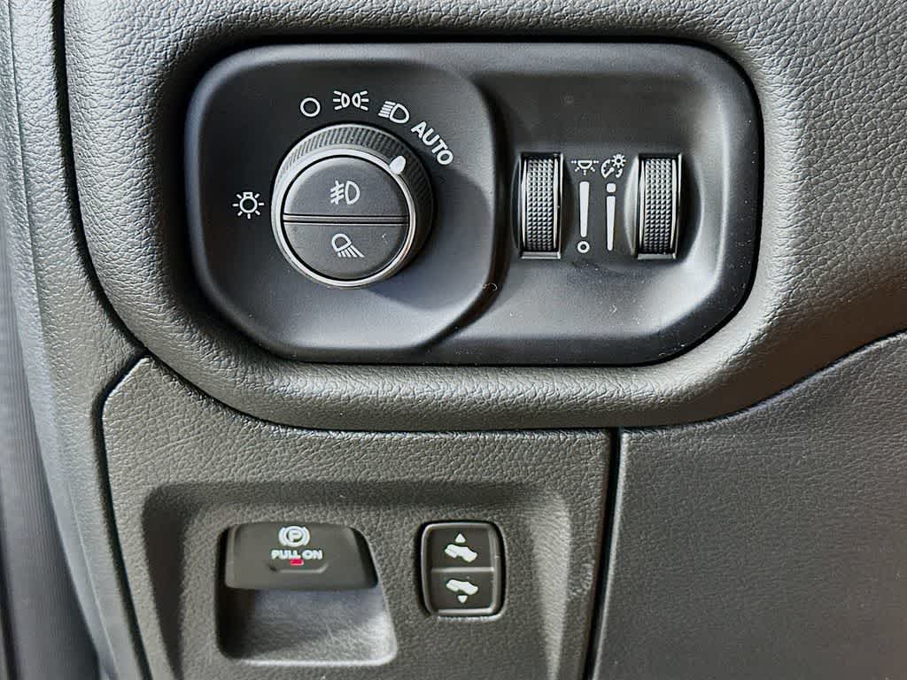 Thumbnail: 2025 RAM 1500 - 26