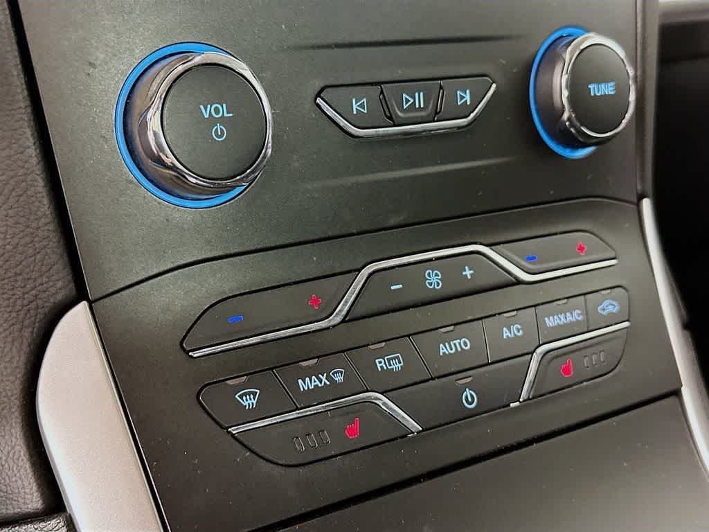 Thumbnail: 2020 Ford Edge - 18