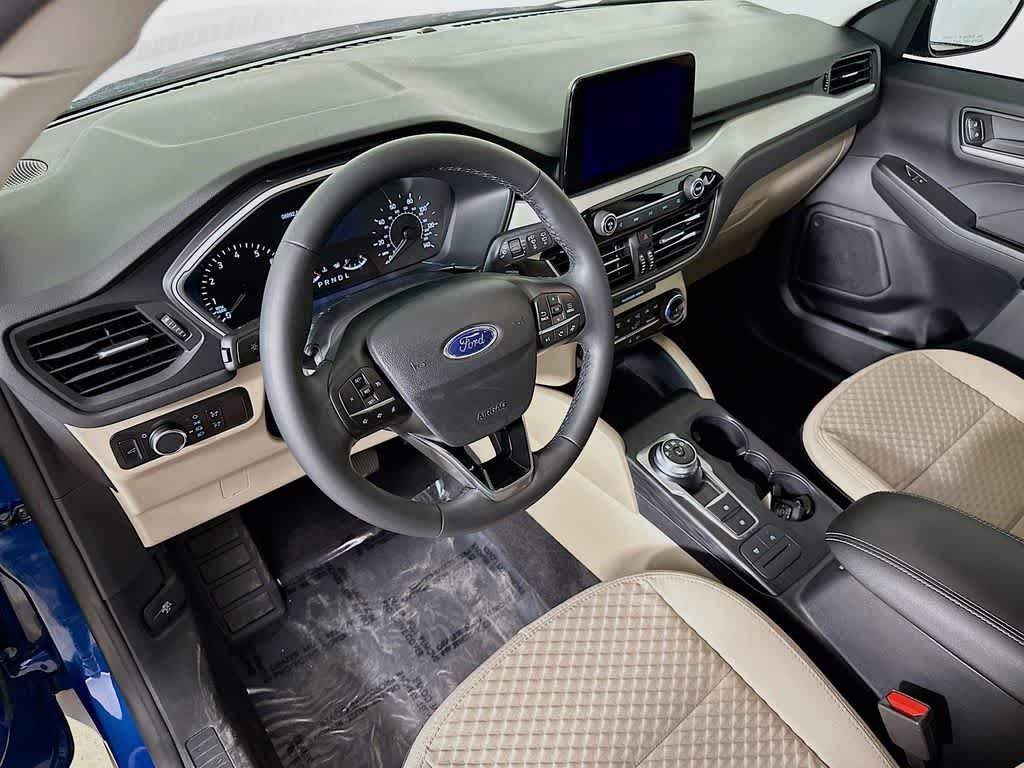 Thumbnail: 2022 Ford Escape - 2