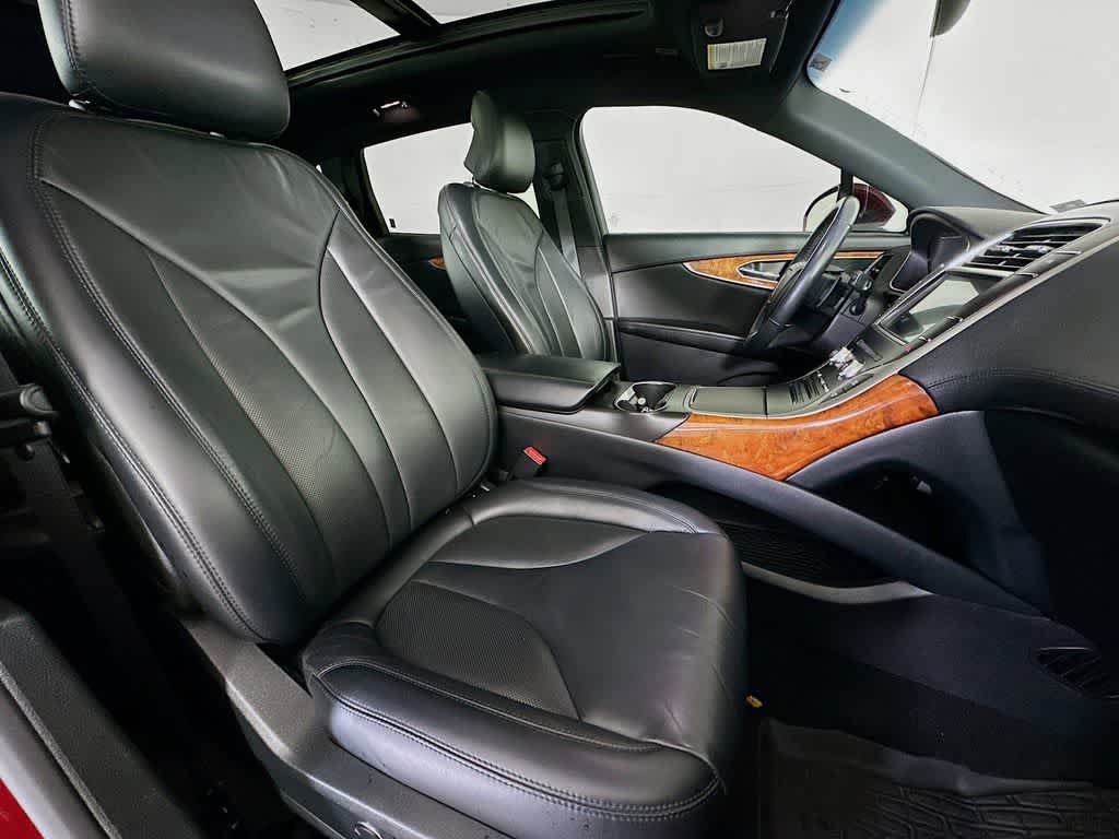 Thumbnail: 2019 Lincoln Nautilus - 15