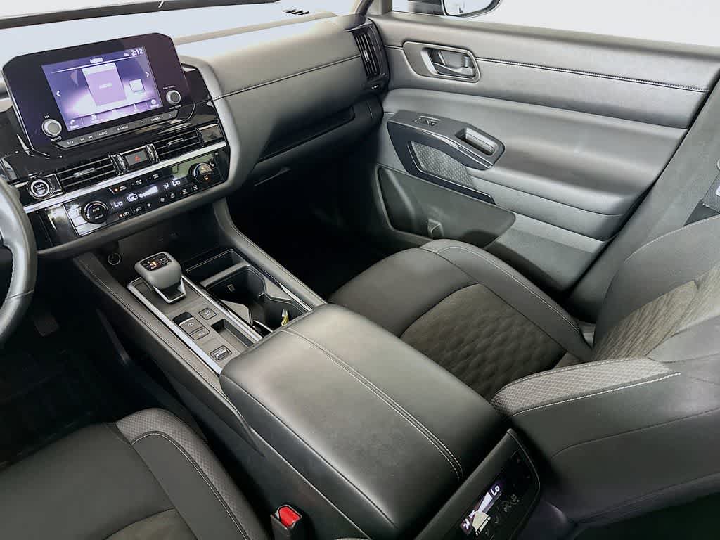 Thumbnail: 2024 Nissan Pathfinder - 10