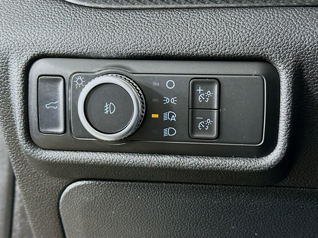 Thumbnail: 2022 Ford Explorer - 27