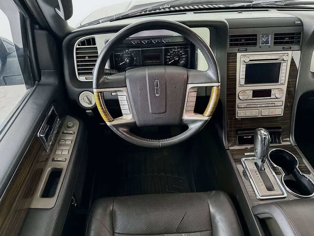 2010 Lincoln Navigator  10