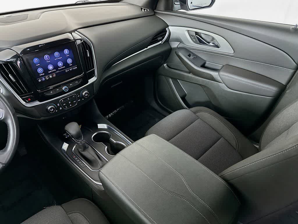 Thumbnail: 2022 Chevrolet Traverse - 10