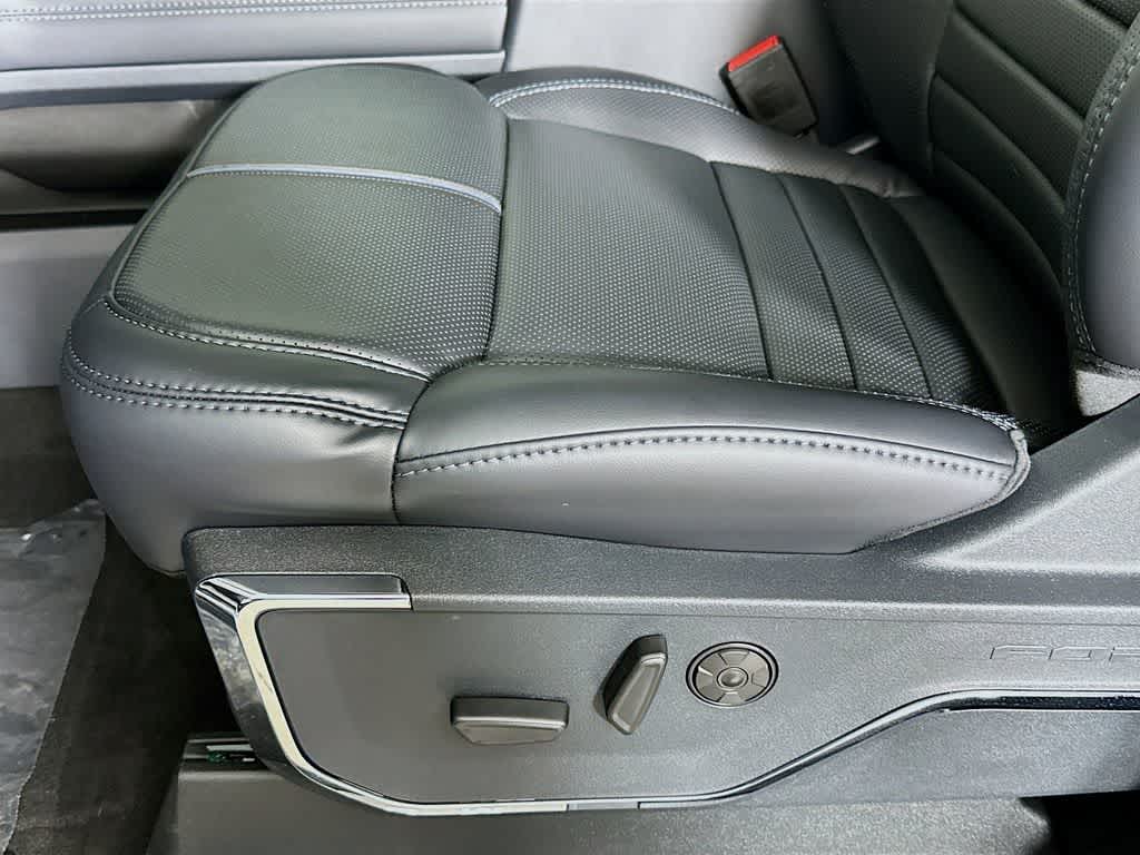 Thumbnail: 2026 Ford F-450 - 32