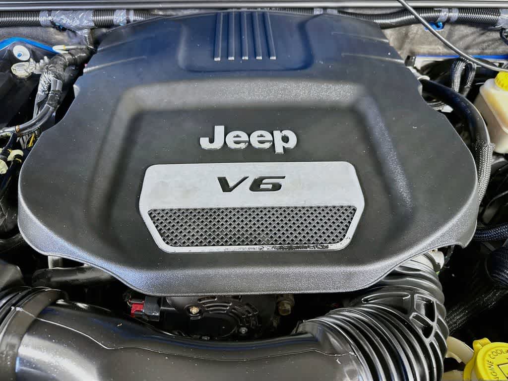 Thumbnail: 2015 Jeep Wrangler - 9