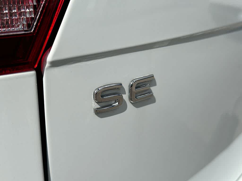 Thumbnail: 2022 Volkswagen Tiguan - 7