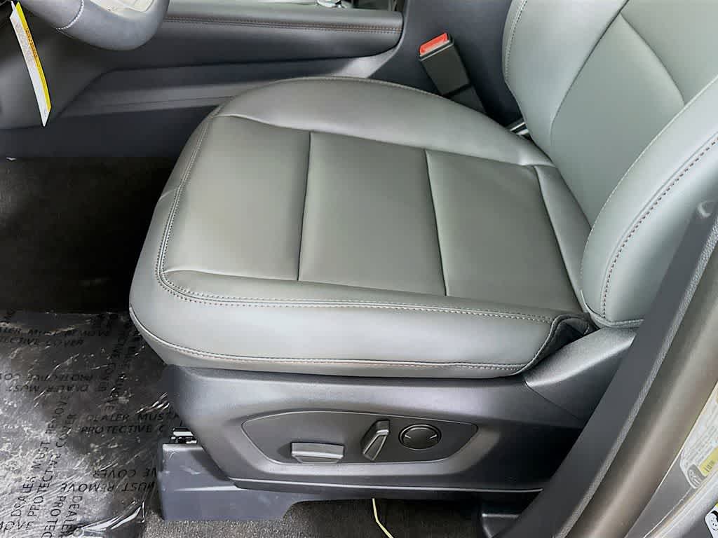 Thumbnail: 2025 Ford Explorer - 31