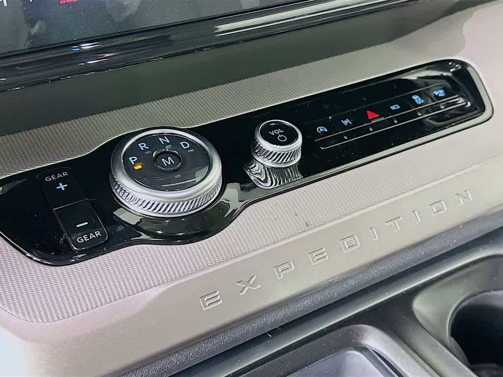 Thumbnail: 2026 Ford Expedition - 18