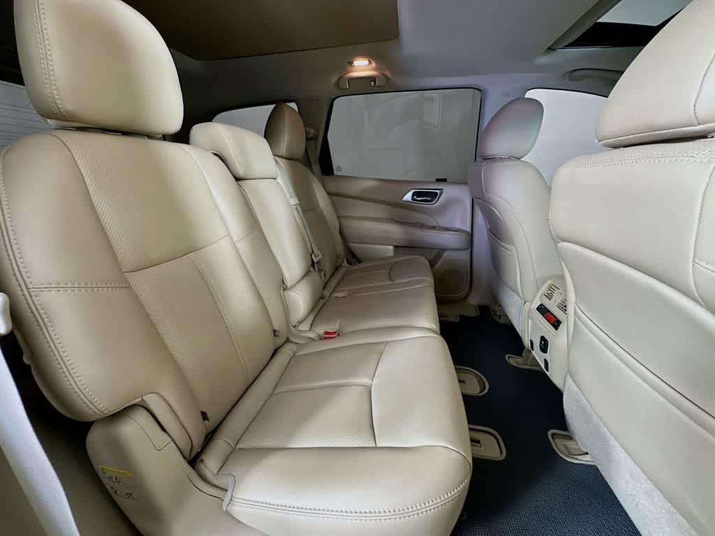 Thumbnail: 2015 Nissan Pathfinder - 33