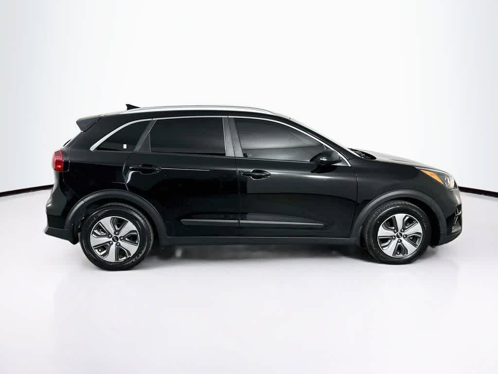 Thumbnail: 2020 Kia Niro - 25