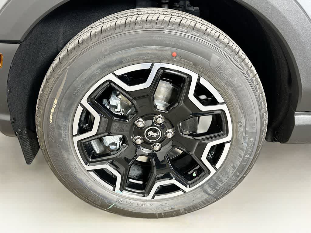 Thumbnail: 2025 Ford Bronco Sport - 8