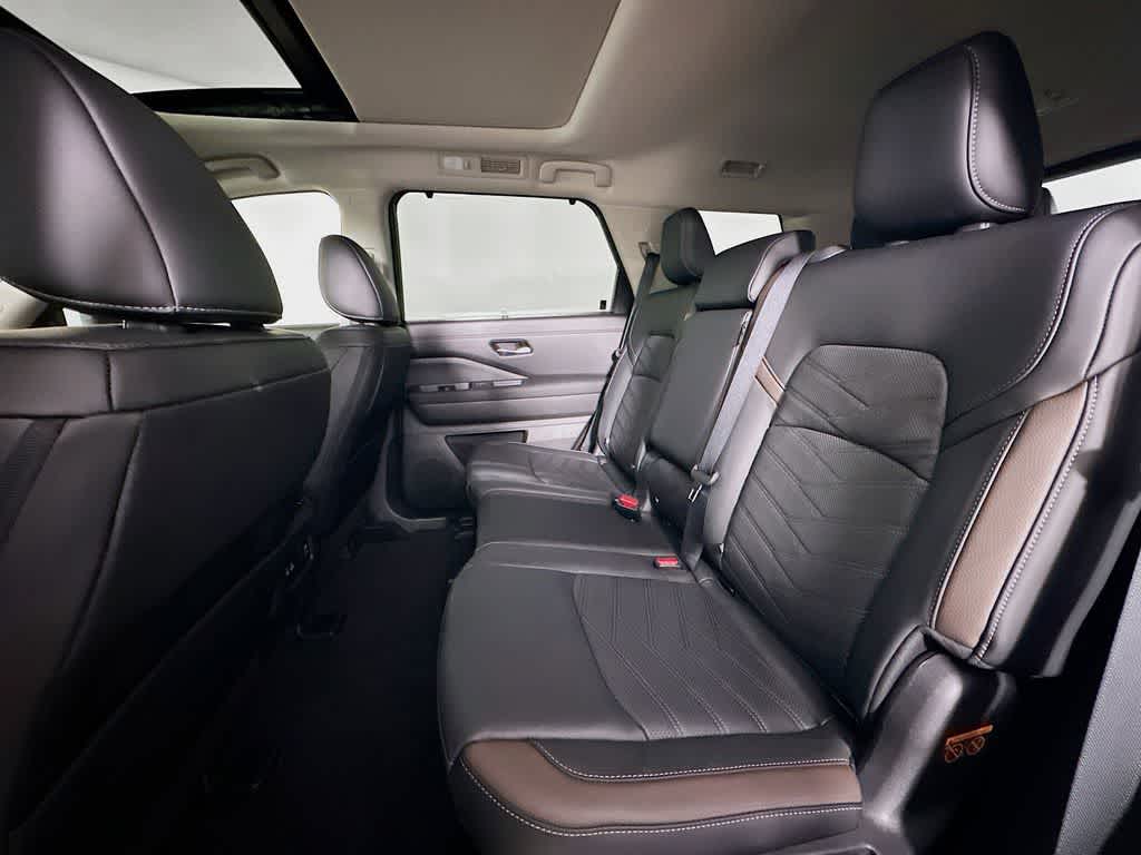 Thumbnail: 2025 Nissan Pathfinder - 13