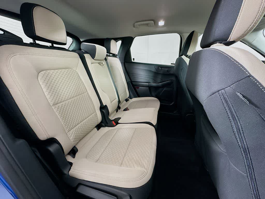 Thumbnail: 2022 Ford Escape - 31