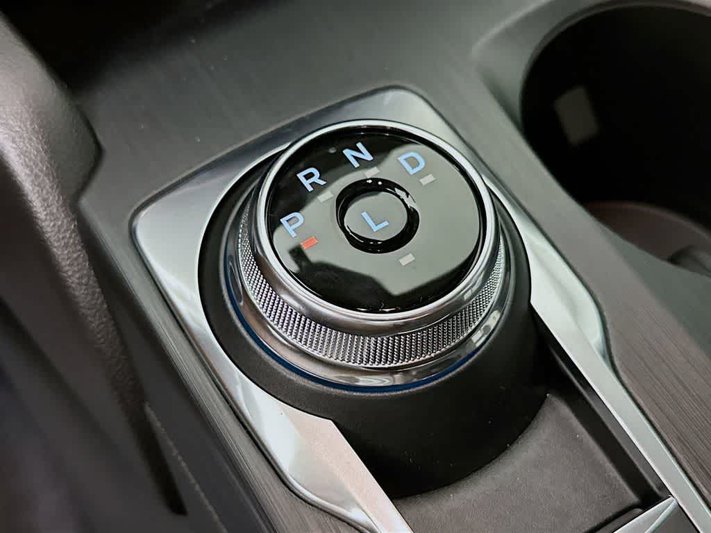 2025 Ford Escape ST-Line Select 18