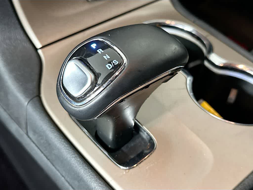 Thumbnail: 2015 Jeep Grand Cherokee - 19