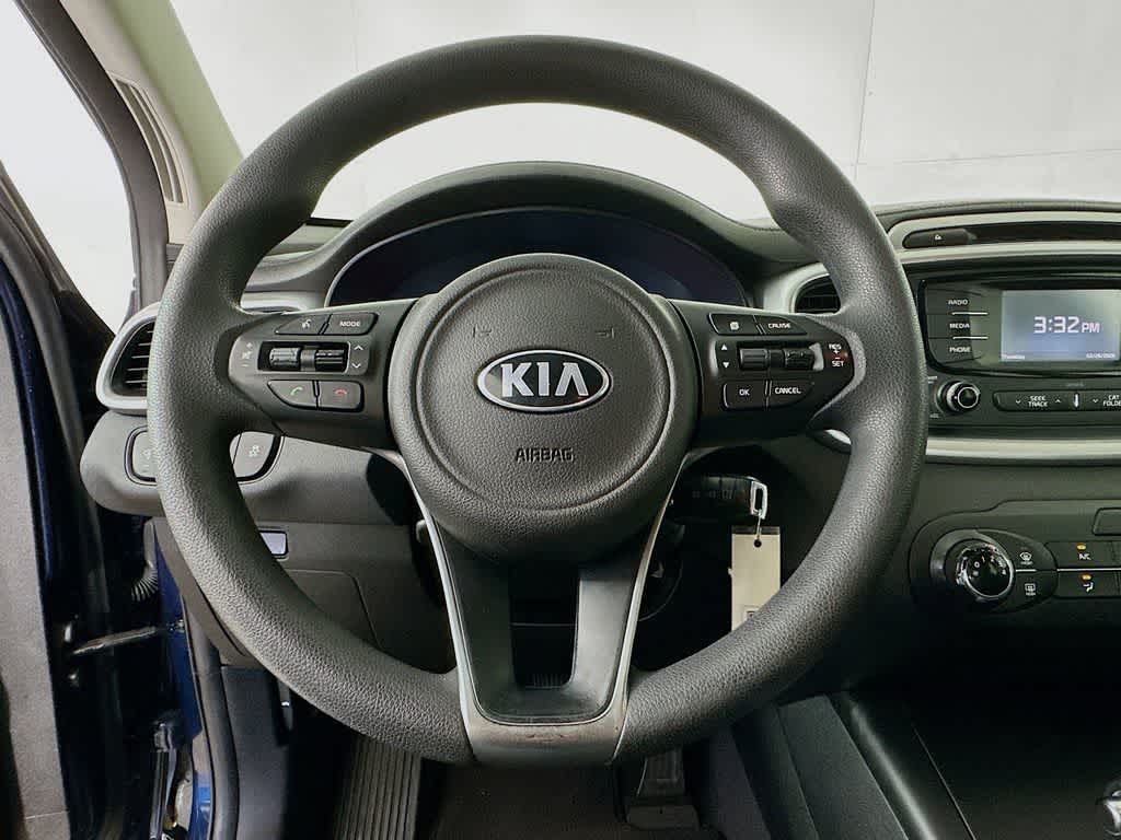 Thumbnail: 2016 Kia Sorento - 16