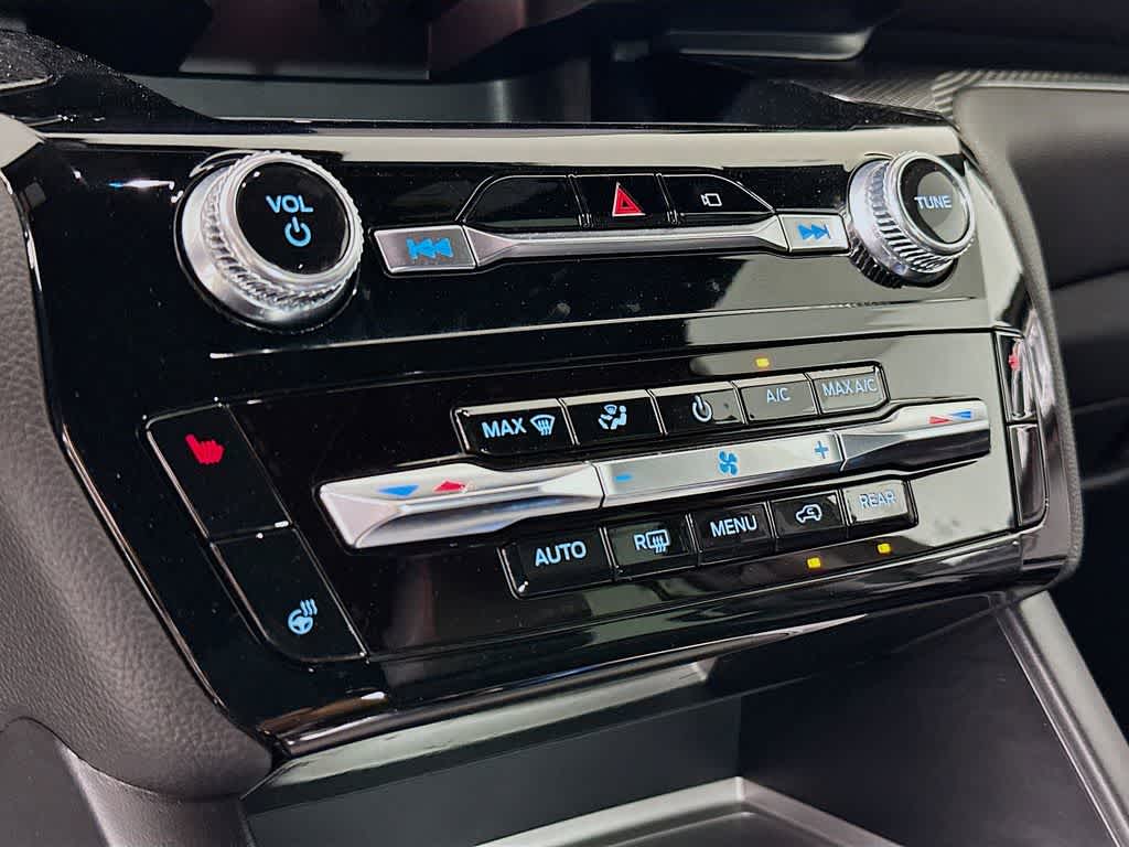 Thumbnail: 2023 Ford Explorer - 17