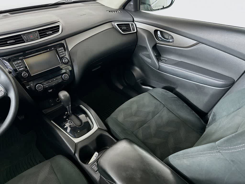 Thumbnail: 2016 Nissan Rogue - 11