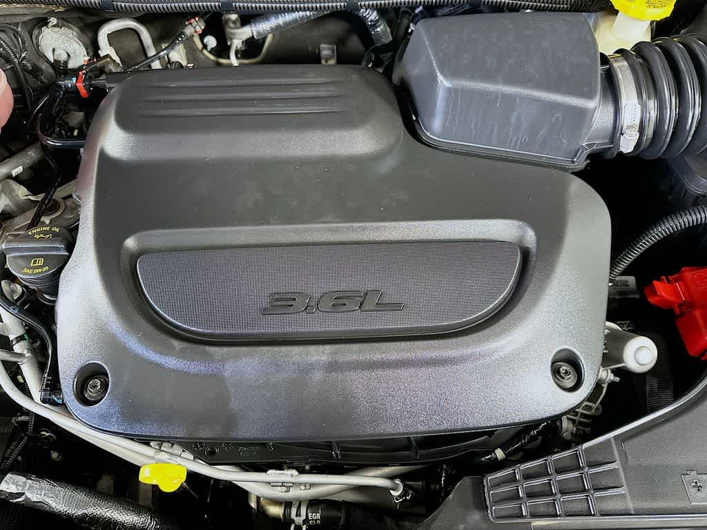 Thumbnail: 2022 Chrysler Pacifica - 9