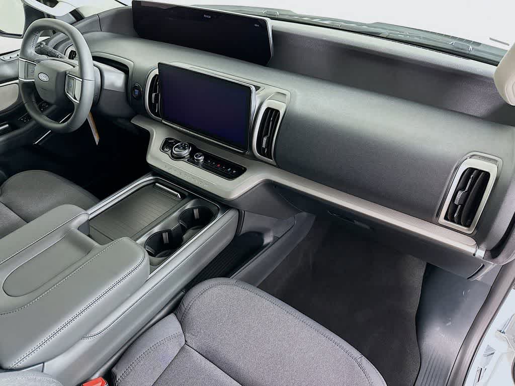 Thumbnail: 2026 Ford Expedition - 32