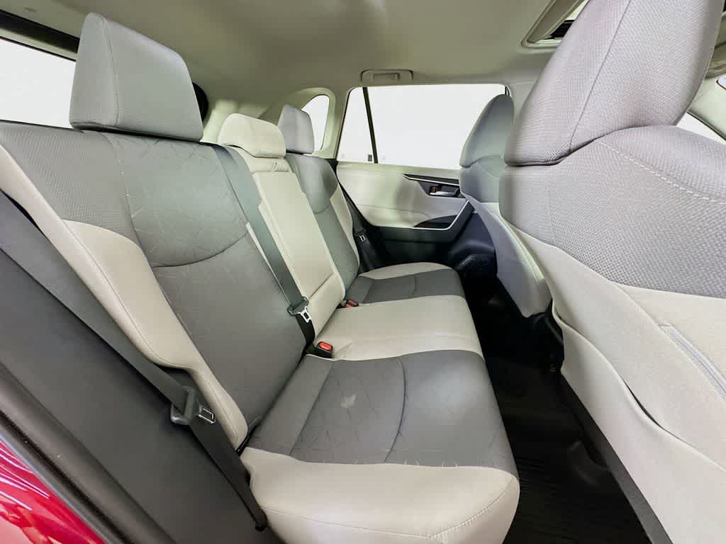 Thumbnail: 2020 Toyota RAV4 - 31