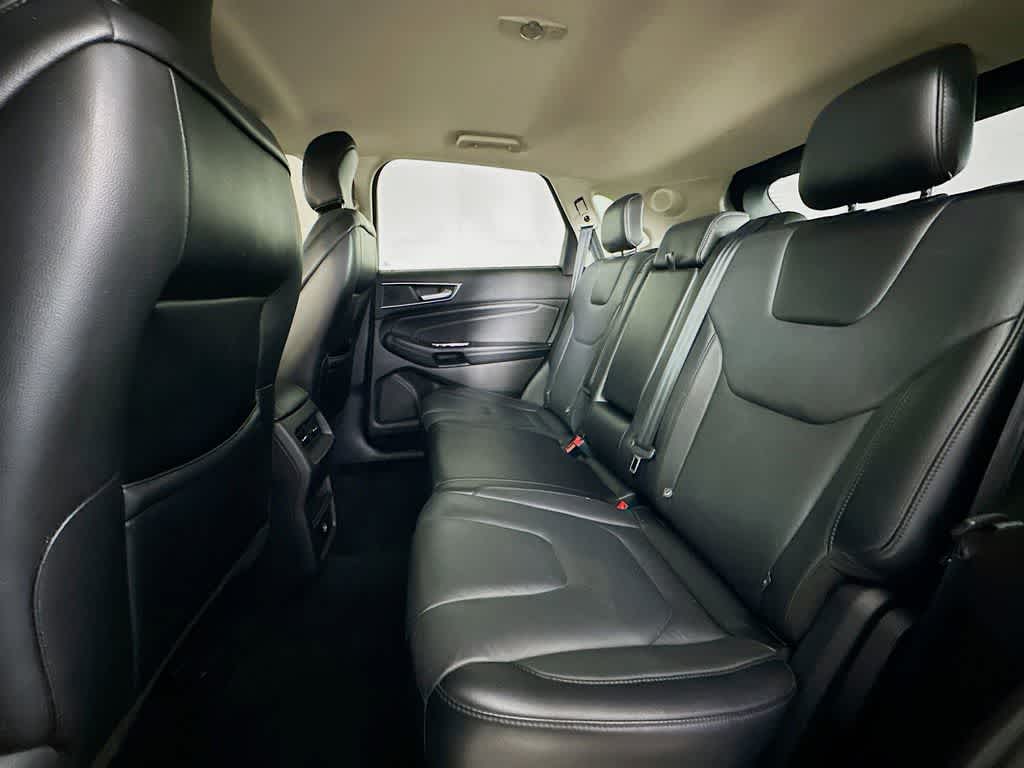 Thumbnail: 2017 Ford Edge - 14