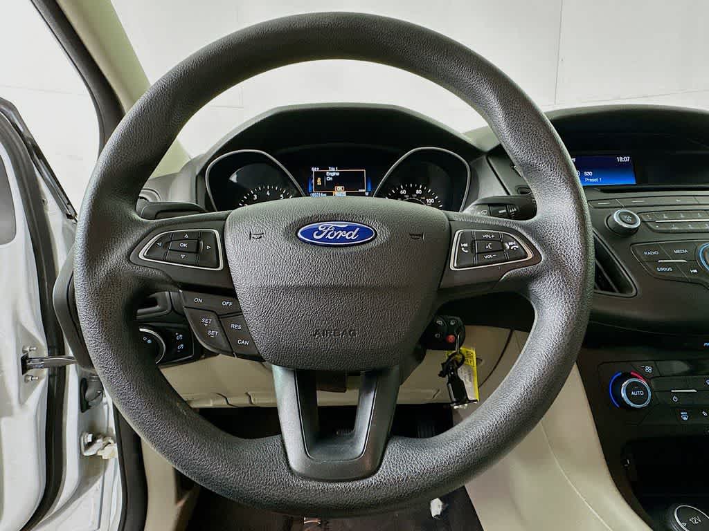 Thumbnail: 2016 Ford Focus - 15