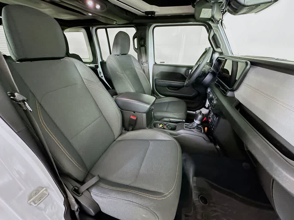 Thumbnail: 2024 Jeep Wrangler - 15