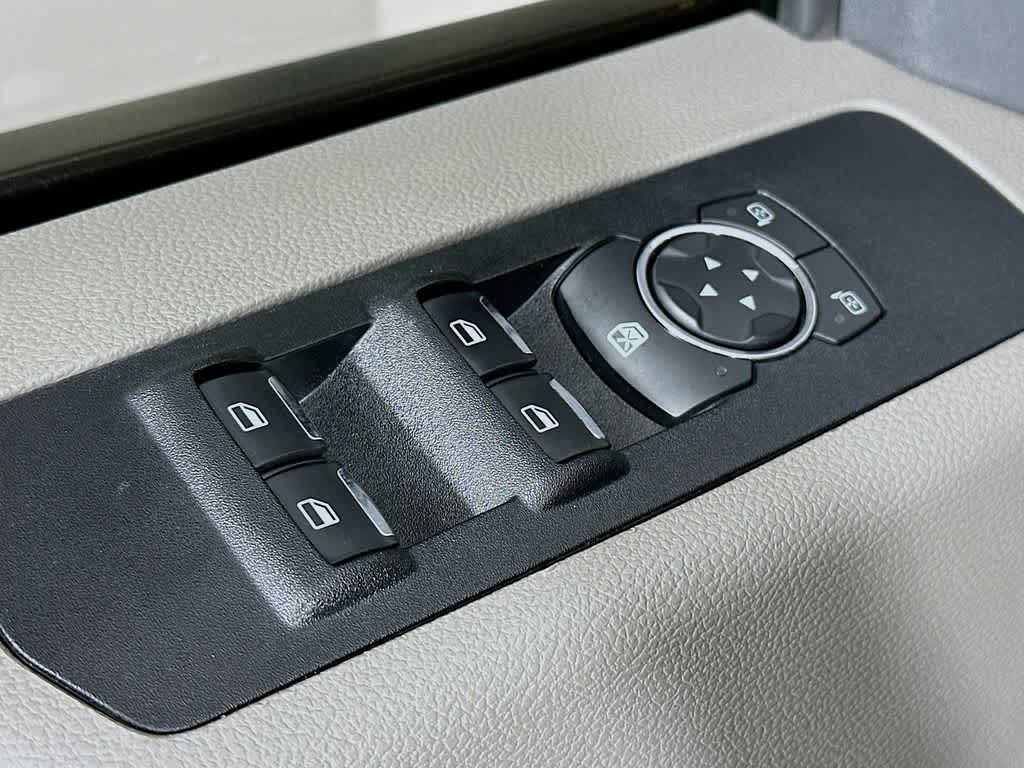 Thumbnail: 2022 Ford Econoline - 19