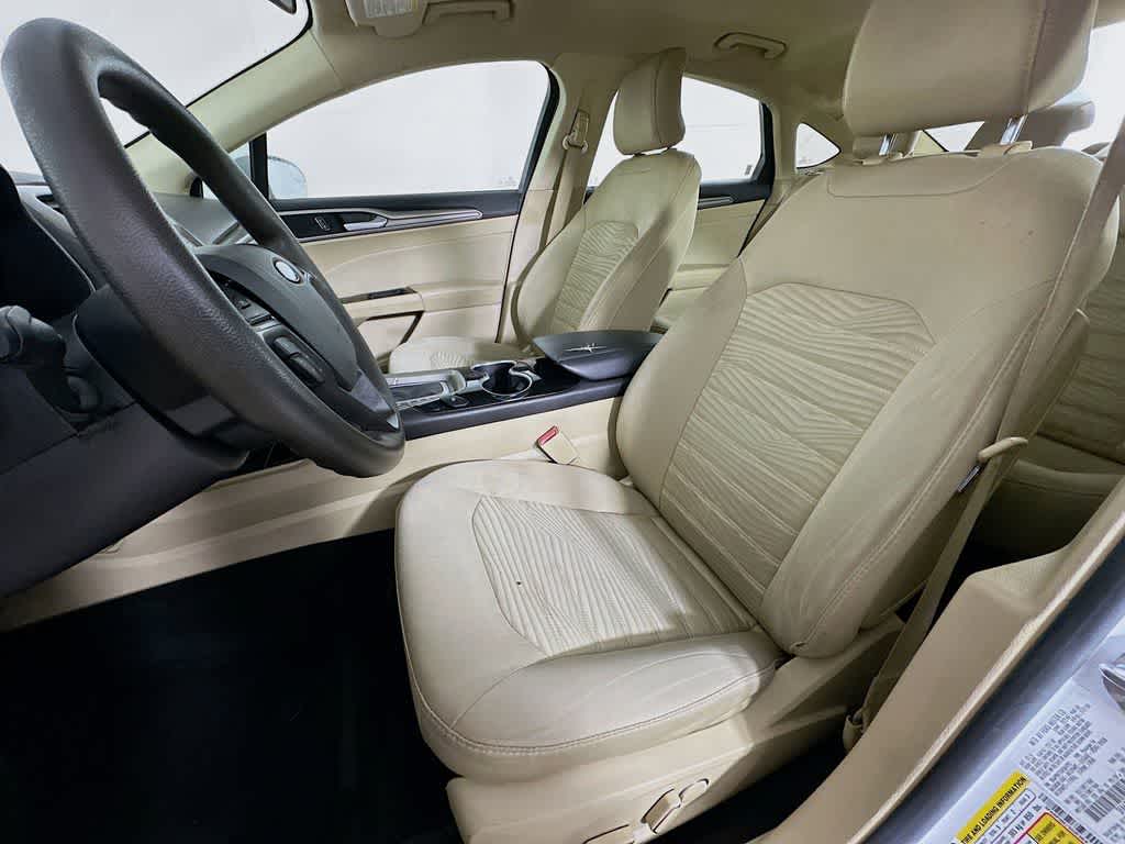 Thumbnail: 2016 Ford Fusion - 12