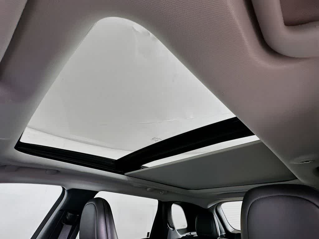 Thumbnail: 2022 Jeep Cherokee - 31